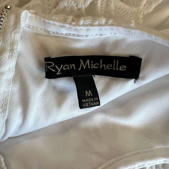 RYAN MICHELLE Sheath Dress Medium White Lace Overlay Lined Bell Sleeve Summer - Picture 8 of 16